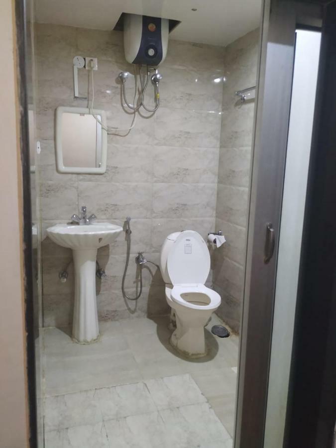 Hotel Shaurya Inn Шиллонг Экстерьер фото
